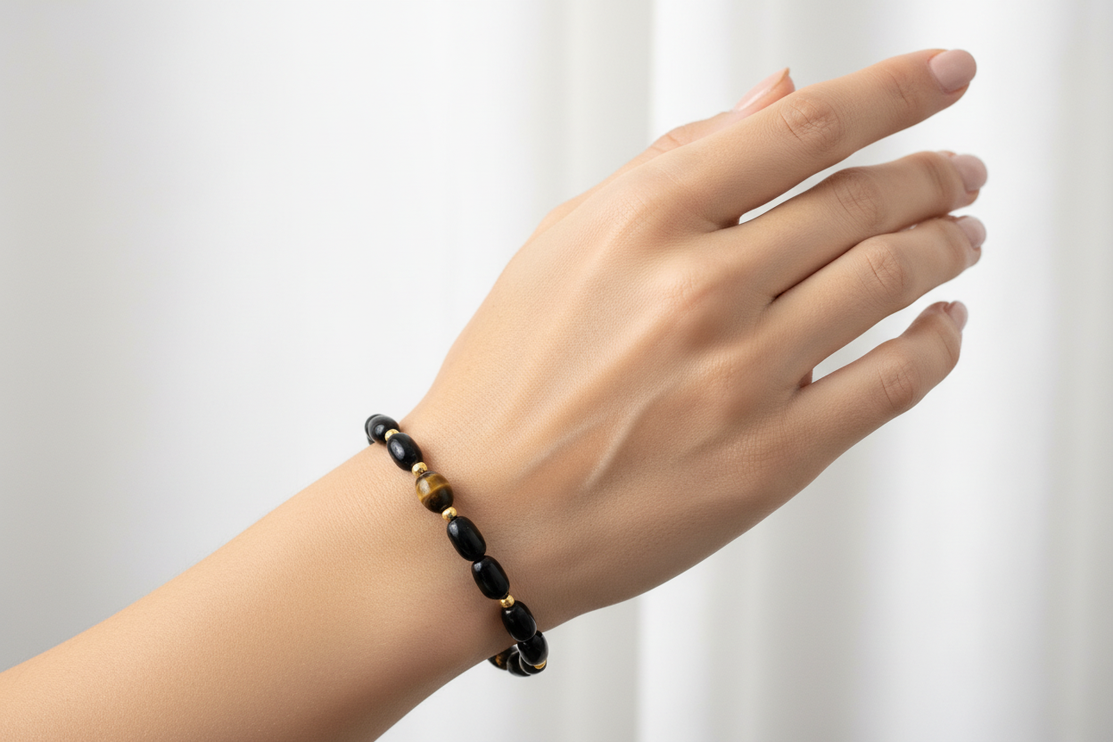Onyx Oval Armband
